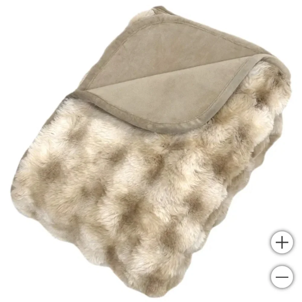 Brentwood Oversized Waterproof Pet Blanket and Furniture Protector, Bubble Fur